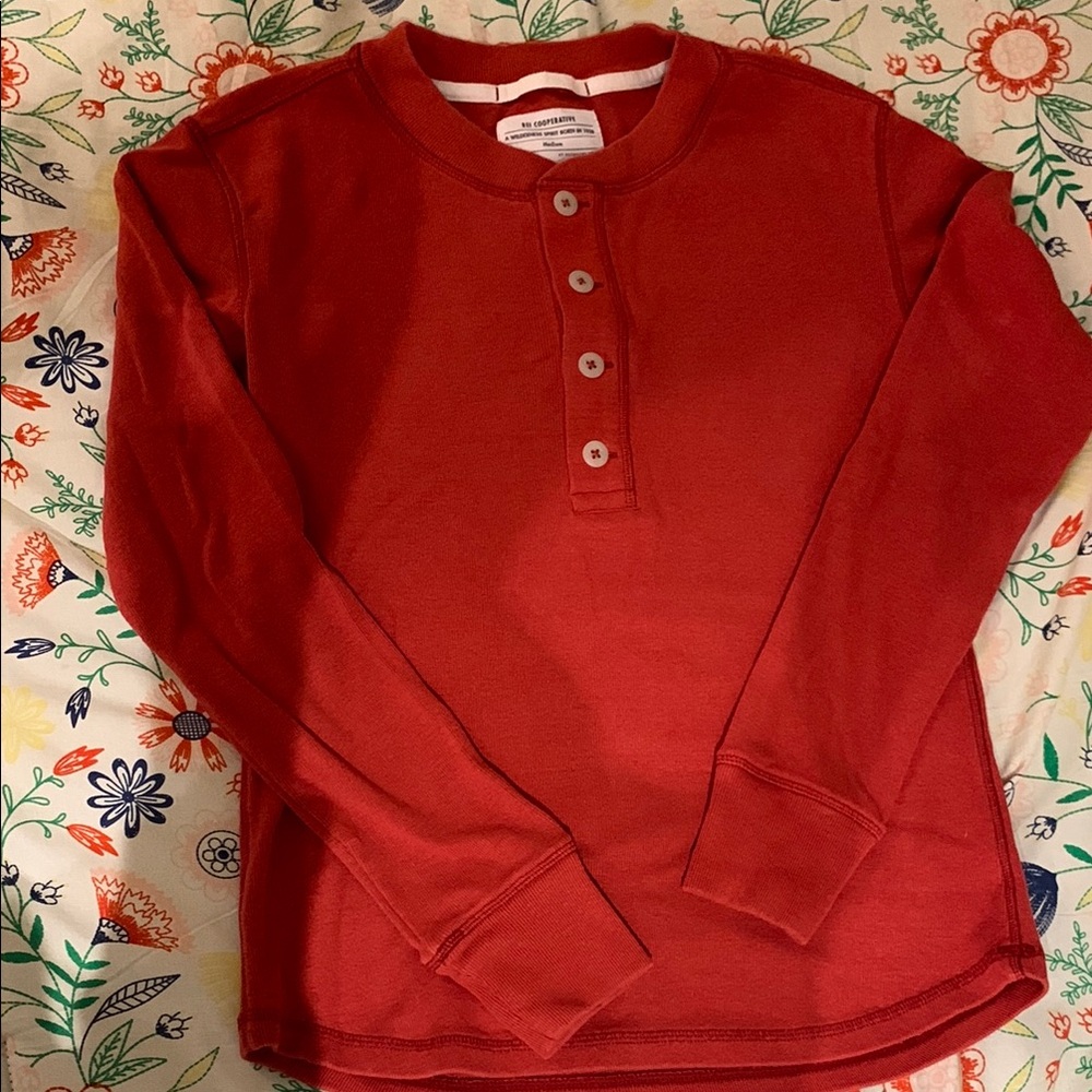 REI Red Short Sleeve Tee Vibrant Comfortable Knit